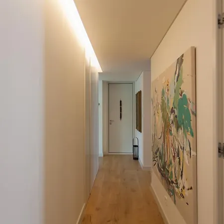 Flh Av. Liberdade Stunning With Balcony & Parking Лиссабон