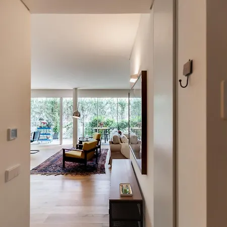 Апартаменты Flh Av. Liberdade Stunning With Balcony & Parking Лиссабон