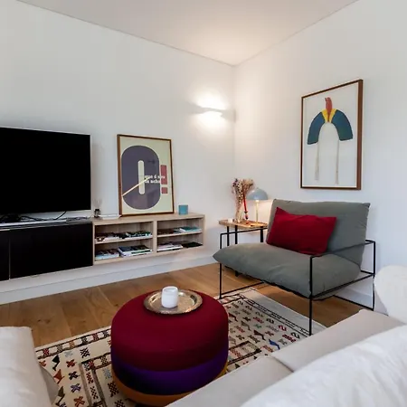 Flh Av. Liberdade Stunning With Balcony & Parking Апартаменты *