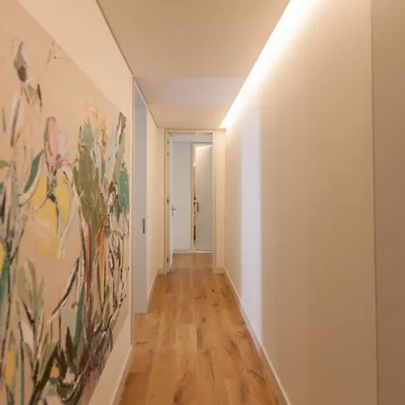 Flh Av. Liberdade Stunning With Balcony & Parking Лиссабон