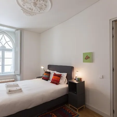 Апартаменты Flh Av. Liberdade Stunning With Balcony & Parking Лиссабон
