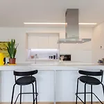 Flh Av. Liberdade Stunning With Balcony & Parking * Lisboa