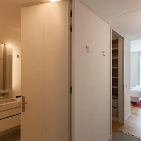 Flh Av. Liberdade Stunning With Balcony & Parking Apartment