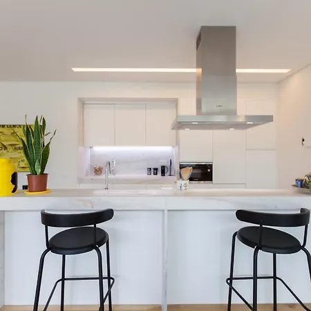 Flh Av. Liberdade Stunning With Balcony & Parking * Lisbon