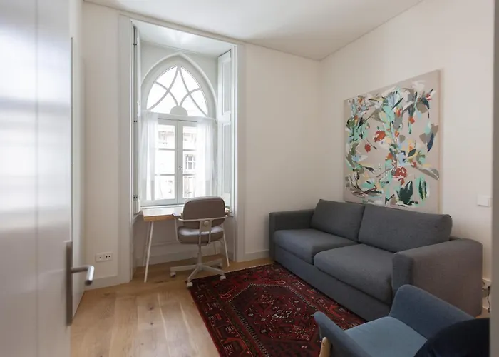 Flh Av. Liberdade Stunning With Balcony & Parking 아파트