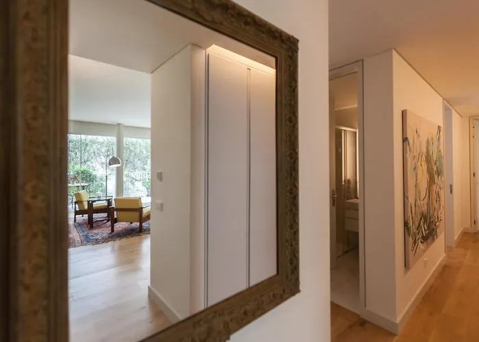 Flh Av. Liberdade Stunning With Balcony & Parking *